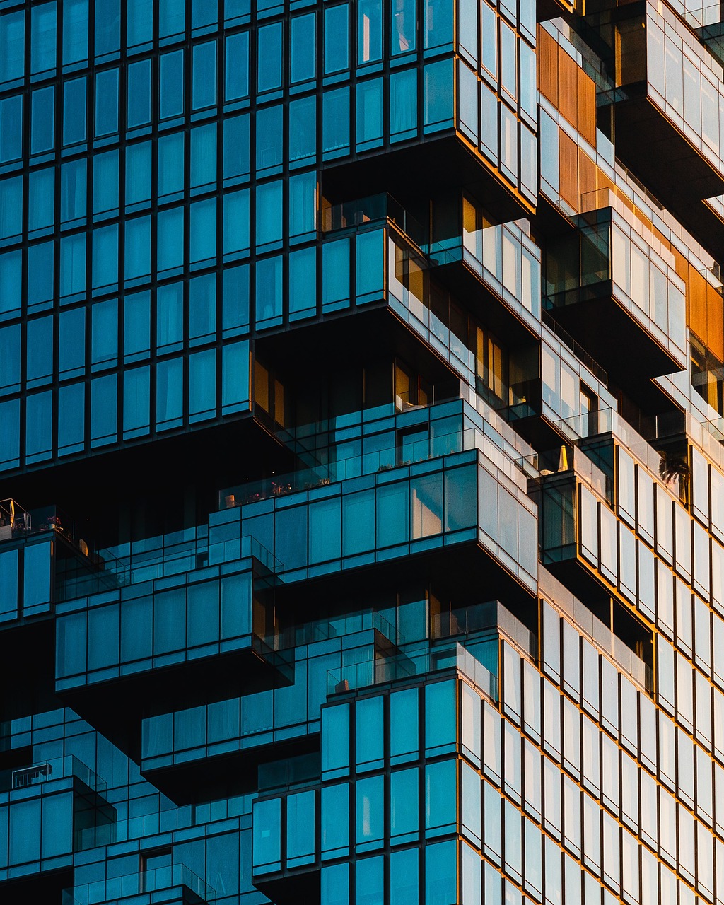 modern office architecture exterior reflecting executive advisory